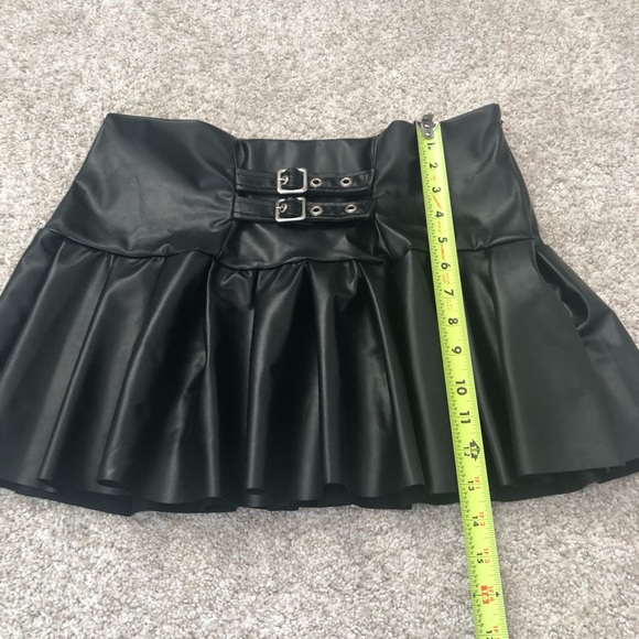 New without tag ASYOU PU buckle detail pleated skirt in black, US size 8 - Picture 10 of 11